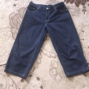 Levi Capri pants